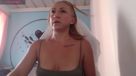 massiel ferreti online show from November 5, 10:15 pm