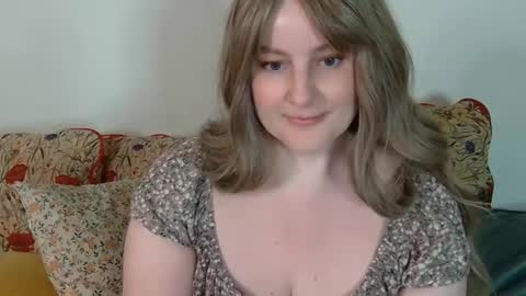 mathilde_solveig online show from February 15, 6:55 pm