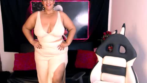 Snapshot of mature_bigtitx chatting on September 28, 1:45 am Daniella  online show from September 28, 1:45 am