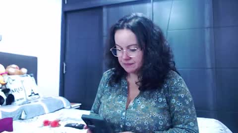 Snapshot of mature_wolf chatting on September 9, 4:40 pm Sonia online show from September 9, 4:40 pm