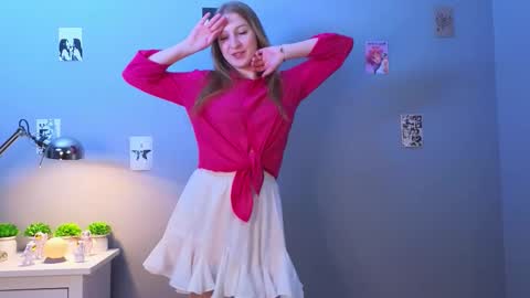 maureencoombs online show from November 28, 4:26 am