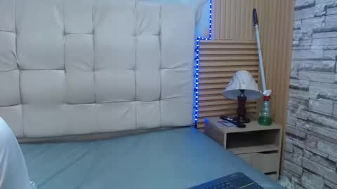 maurenicarus303av online show from March 15, 8:33 pm