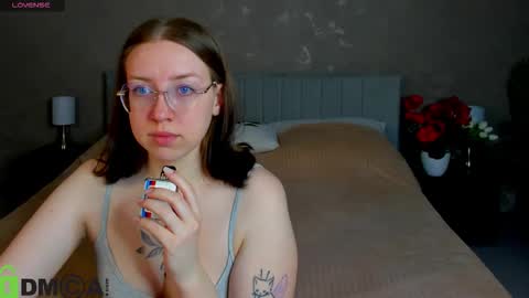 maxine online show from March 25, 4:17 am