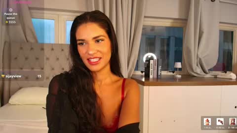 Maxine online show from March 11, 8:33 pm