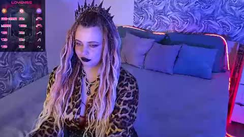Maya Mils online show from July 3, 3:23 am