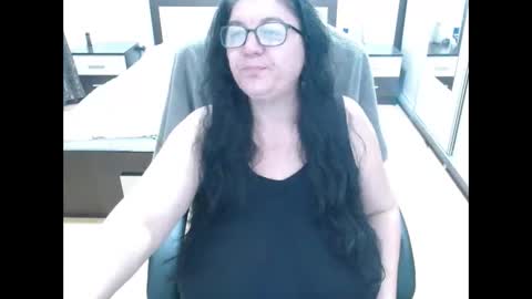 Snapshot of mayabbw50tits chatting on December 9, 7:39 pm Maya online show from December 9, 7:39 pm