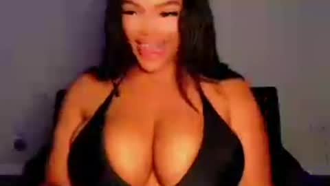 MayBabi online show from June 18, 9:52 pm