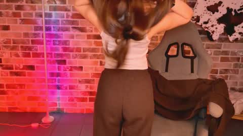 maybloom_ online show from March 12, 2:42 pm