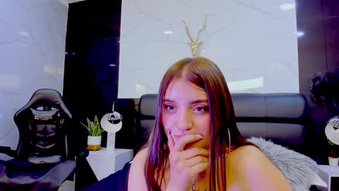Snapshot of maylinsanchez chatting on December 21, 4:41 am Maylin online show from December 21, 4:41 am