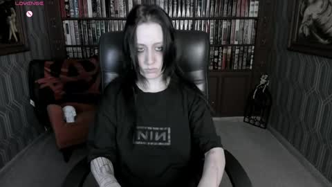 Medusa online show from May 2, 12:52 pm