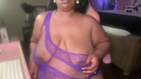 Snapshot of meetsouthernpeach chatting on September 28, 6:35 pm Southern Peach online show from September 28, 6:35 pm