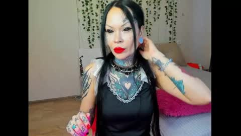 Snapshot of megan_blackmoon chatting on March 5, 1:52 am Helena Tuman online show from March 5, 1:52 am