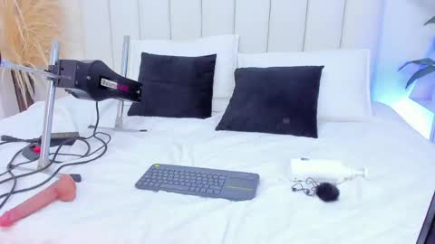megan_brunette2 online show from April 23, 2:52 am