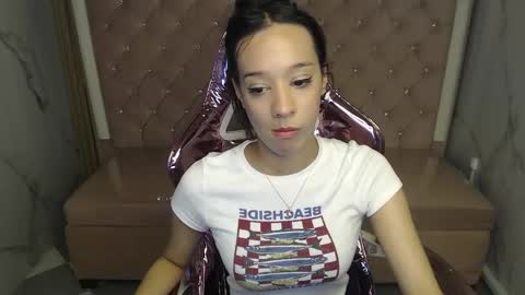 Snapshot of megan_collins_b chatting on September 24, 1:54 pm megan_collins_b online show from September 24, 1:54 pm