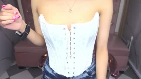 Snapshot of megan_collins_b chatting on October 17, 2:09 pm megan_collins_b online show from October 17, 2:09 pm