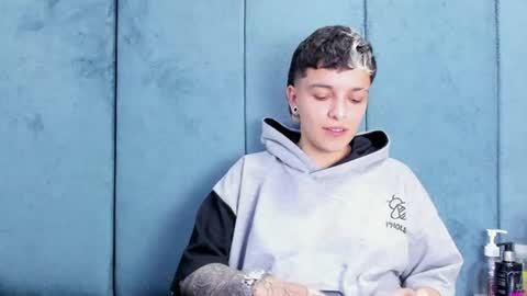 megan_thompsonn_ online show from June 17, 2:24 am