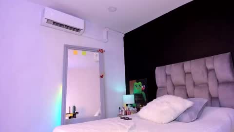 Emma Cyrus online show from February 9, 12:46 am