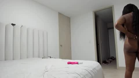 meganmir1 online show from May 2, 2:04 am