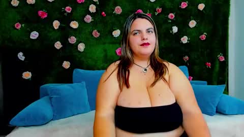 megatitts_ online show from October 18, 7:04 pm