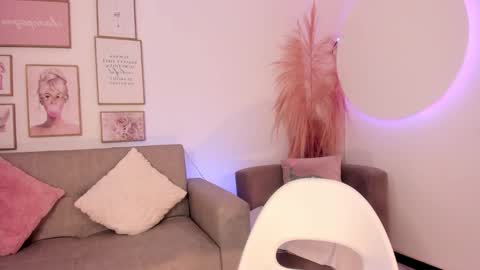 Snapshot of meghan_lane chatting on October 10, 4:12 pm meghan_lane online show from October 10, 4:12 pm