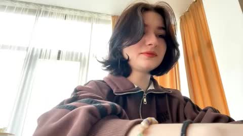 Snapshot of meglusardi chatting on October 29, 9:35 am Megan online show from October 29, 9:35 am