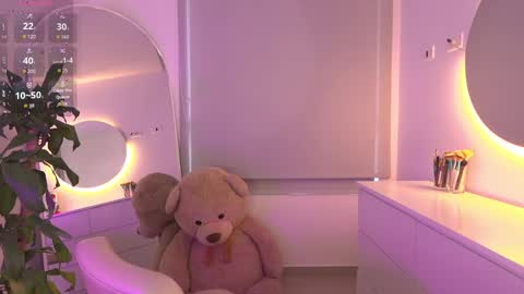 meiis3 online show from September 8, 10:53 pm