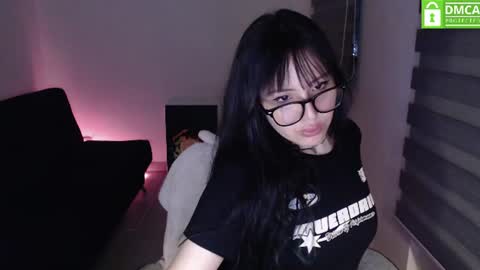 WETWATERMELL online show from June 18, 3:52 am