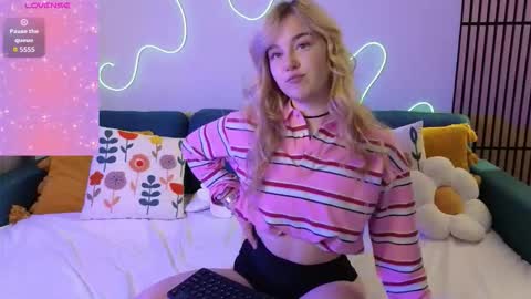 Mel online show from October 3, 7:13 am