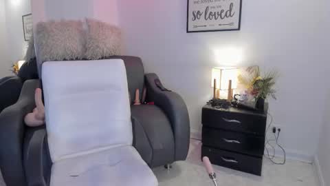 melan_owen online show from January 14, 11:04 am