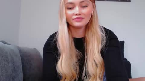 Melania online show from December 5, 12:06 pm