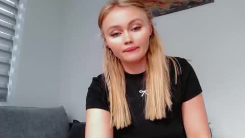 Melania online show from October 13, 11:02 am