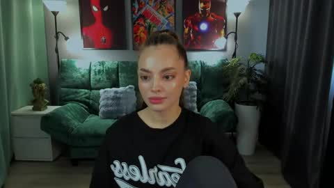 MelanieAlves online show from May 3, 2:20 pm