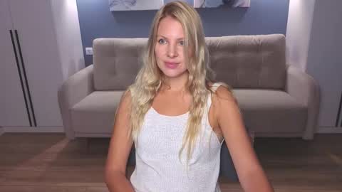 Melanie Bennett online show from September 12, 6:25 am