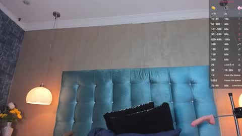 Snapshot of melanierioss_ chatting on September 26, 4:04 pm online show from September 26, 4:04 pm