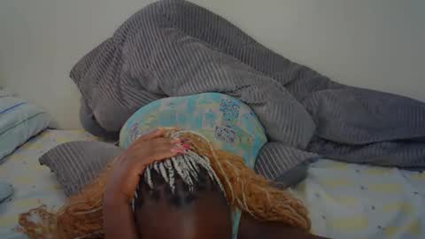 Snapshot of melanin_sassy96 chatting on September 19, 7:40 am bad lil shawry online show from September 19, 7:40 am