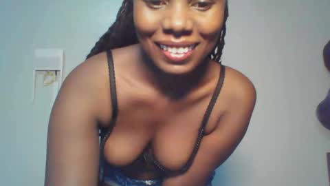 Snapshot of melanin_sassy96 chatting on December 15, 3:09 pm bad lil shawry online show from December 15, 3:09 pm