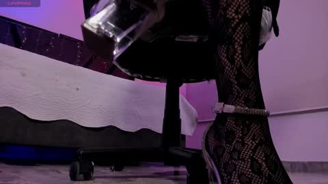 MelanyLuv online show from January 6, 11:30 pm