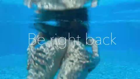 Adel online show from December 4, 5:03 pm