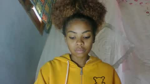 Snapshot of meliana98 chatting on October 19, 9:33 am meliana98 online show from October 19, 9:33 am