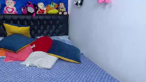 Snapshot of melika_sweet chatting on October 1, 6:46 pm eli online show from October 1, 6:46 pm
