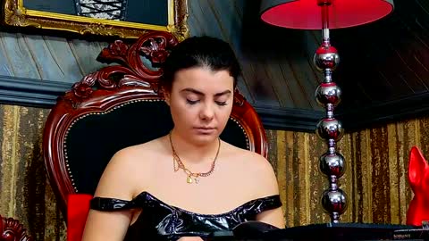 Snapshot of melissa_glow chatting on December 10, 8:30 am Melissa online show from December 10, 8:30 am