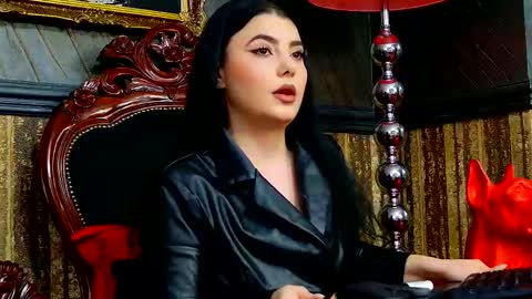 Snapshot of melissa_glow chatting on February 15, 9:05 am Melissa online show from February 15, 9:05 am