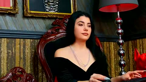 Snapshot of melissa_glow chatting on December 17, 8:12 am Melissa online show from December 17, 8:12 am