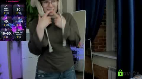 Melissa online show from August 2, 9:40 pm