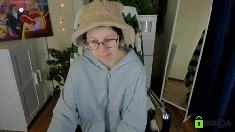 Melissa online show from December 14, 2:12 pm