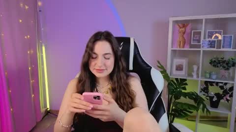 Melissa online show from May 28, 4:54 am