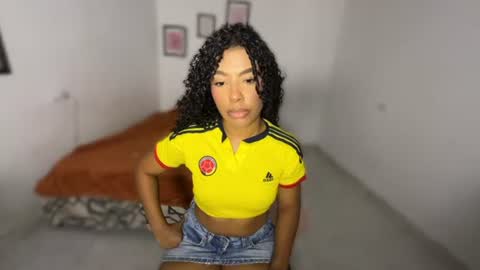 mell_rossi online show from June 17, 6:53 pm