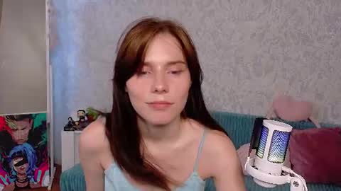 mellhyees online show from July 20, 9:01 am