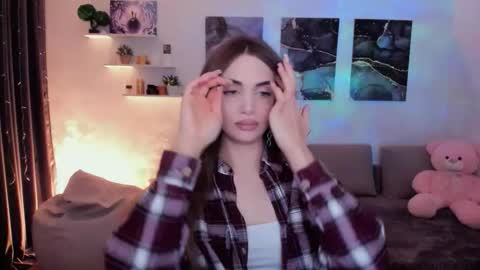 Tessa online show from December 2, 2:35 am