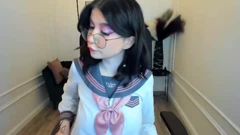 mellsawertyq online show from September 29, 1:05 pm